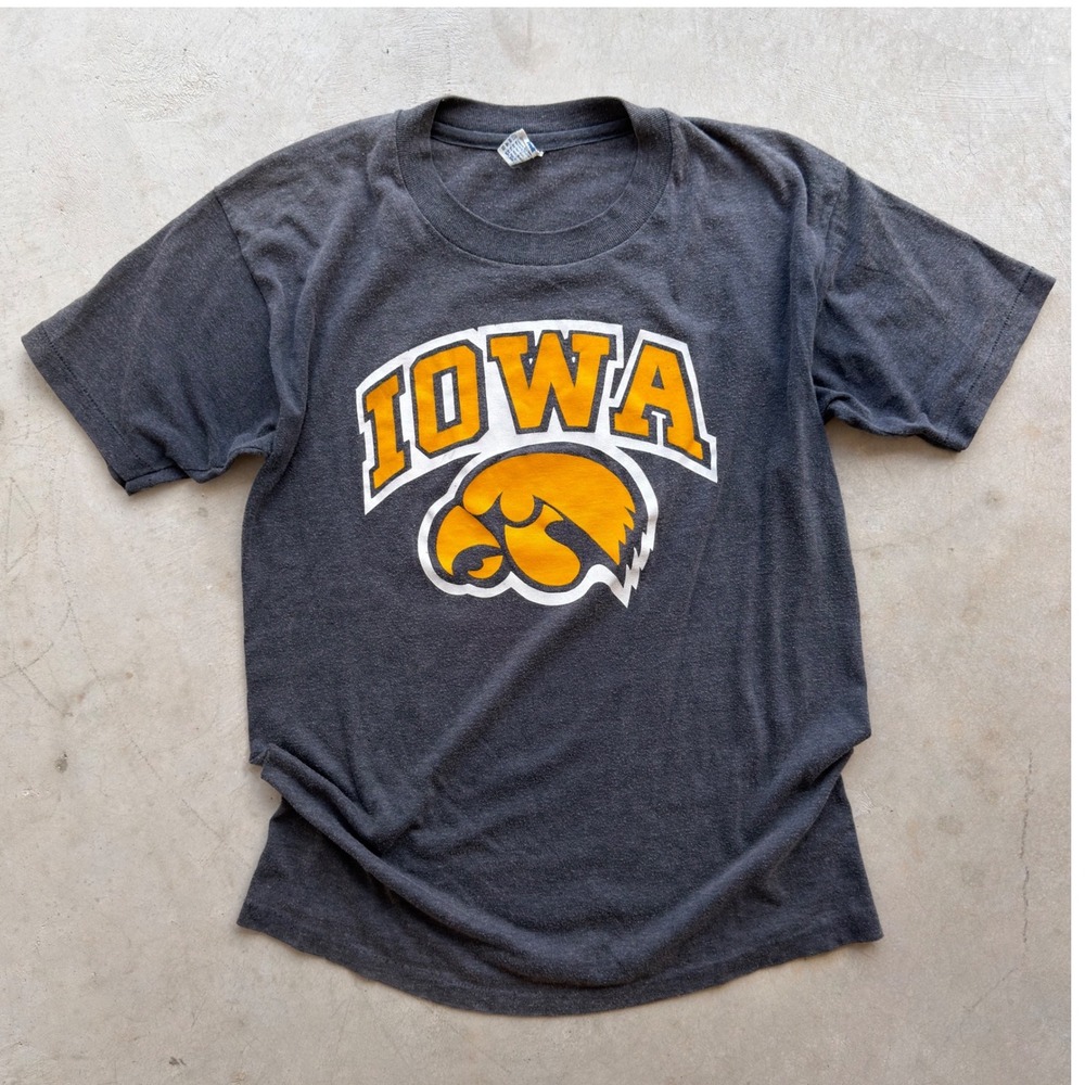 Vintage Healthknit Iowa Hawkeyes T Shirt Gray Cotton Poly Single Stitch Large